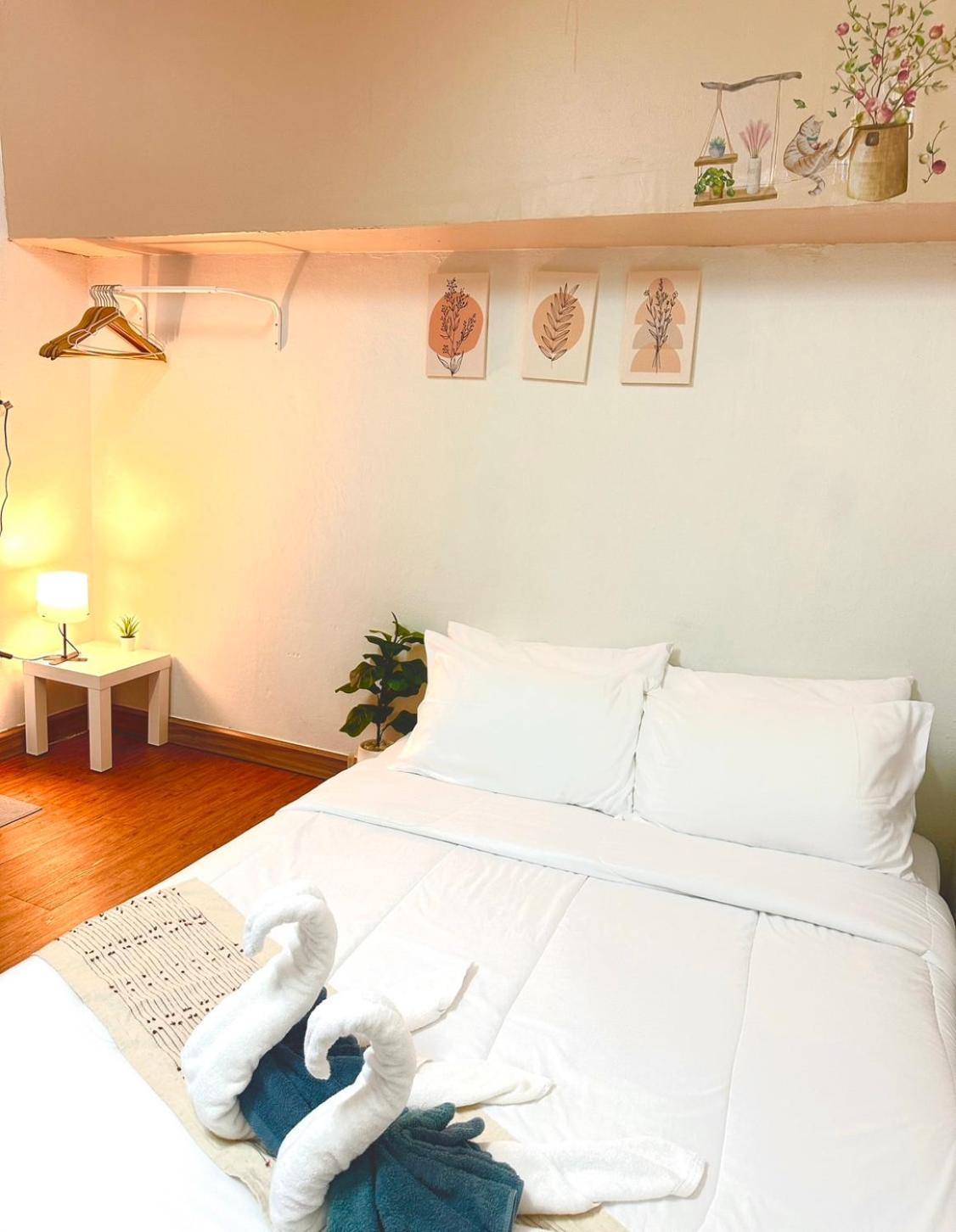 Montana Hotel & Hostel Phuket Karon Екстер'єр фото