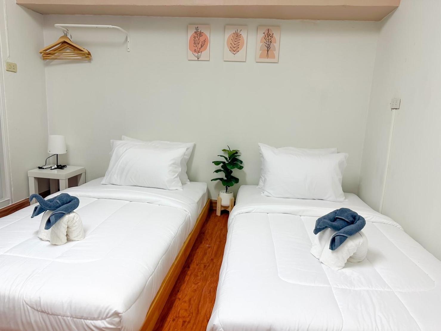 Montana Hotel & Hostel Phuket Karon Екстер'єр фото
